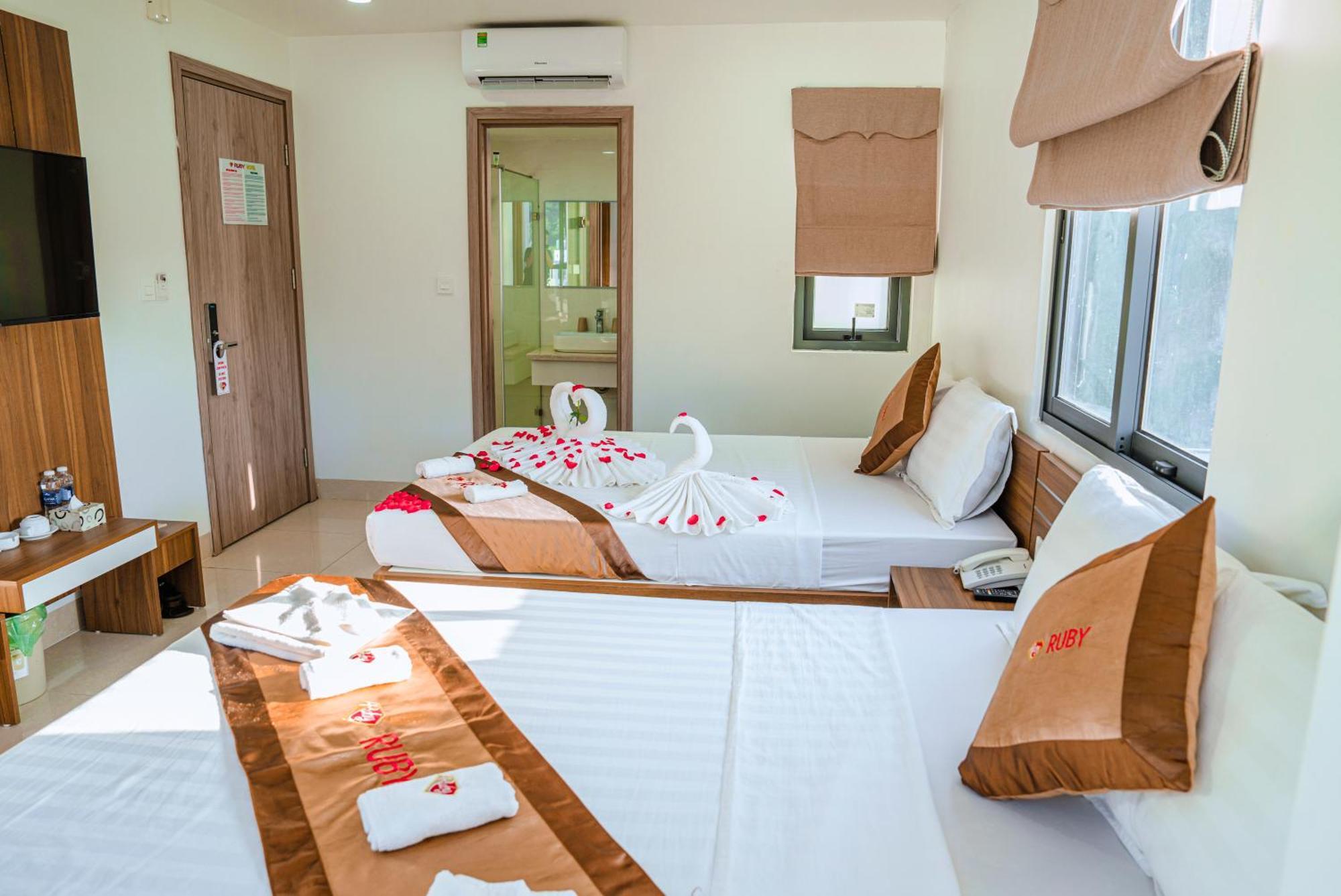 Ruby Hotel Cat Ba Dong Khe Sau Eksteriør billede